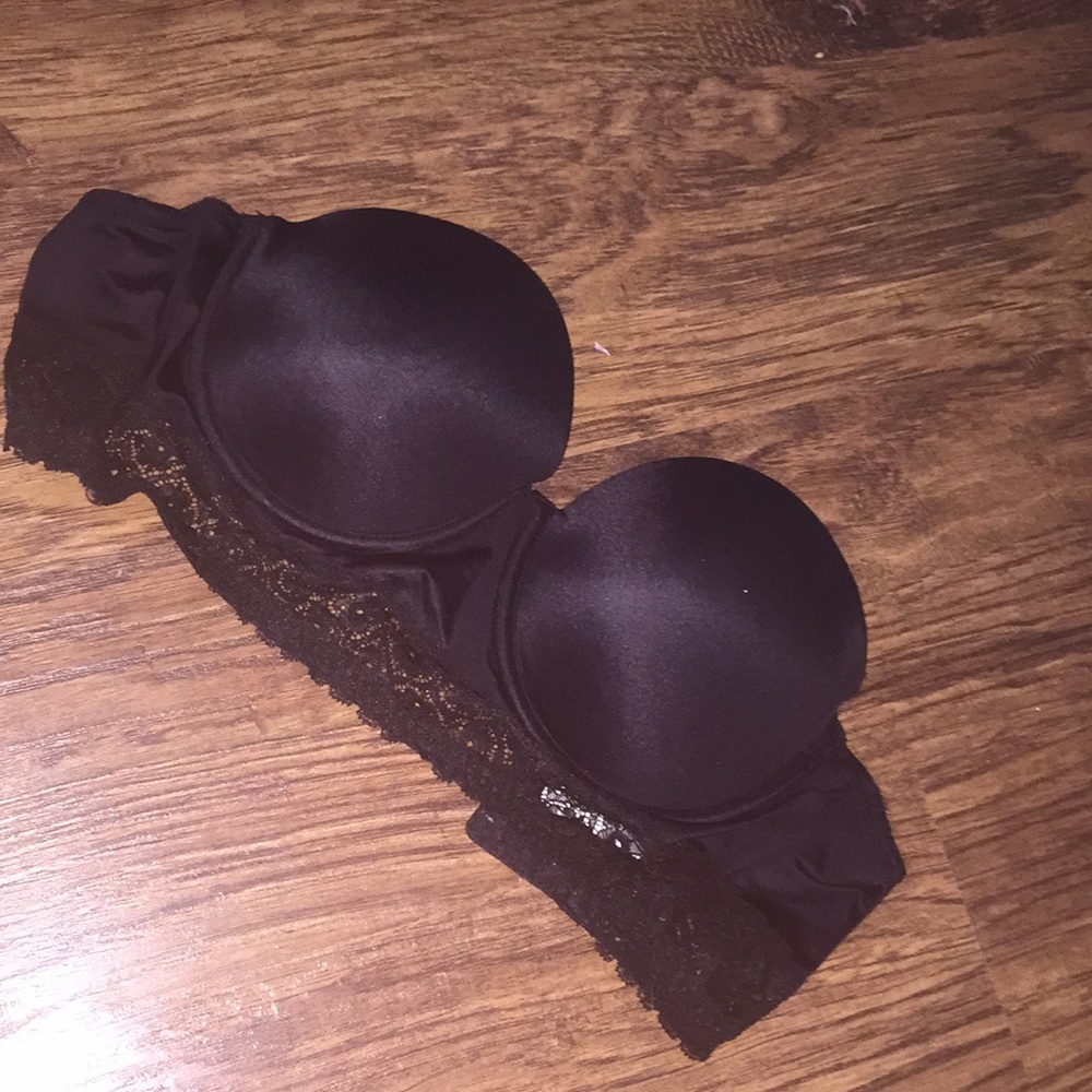 Black bra strapless 36B